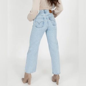 Levi’s Ribcage Ankle Straight Jeans